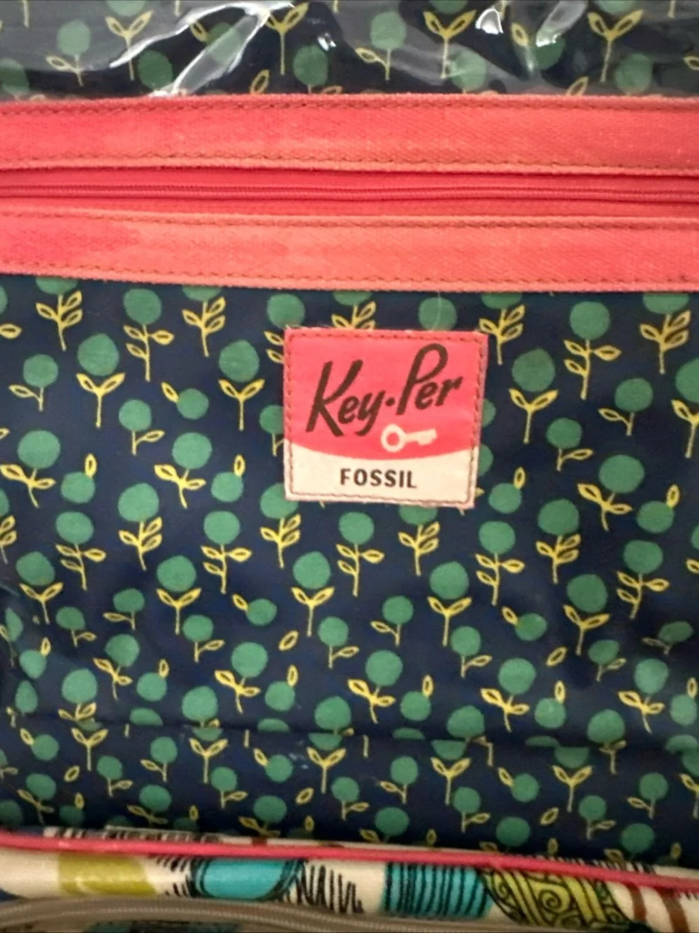 Fossil Floral Pattern traveling make up toiletries bag has key -